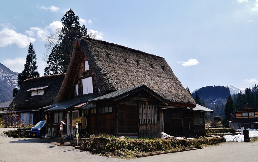Snow-covered gassho-zukuri farmhouses in Ainokura village, Gokayama UNESCO World Heritage Site, Toyama Prefecture