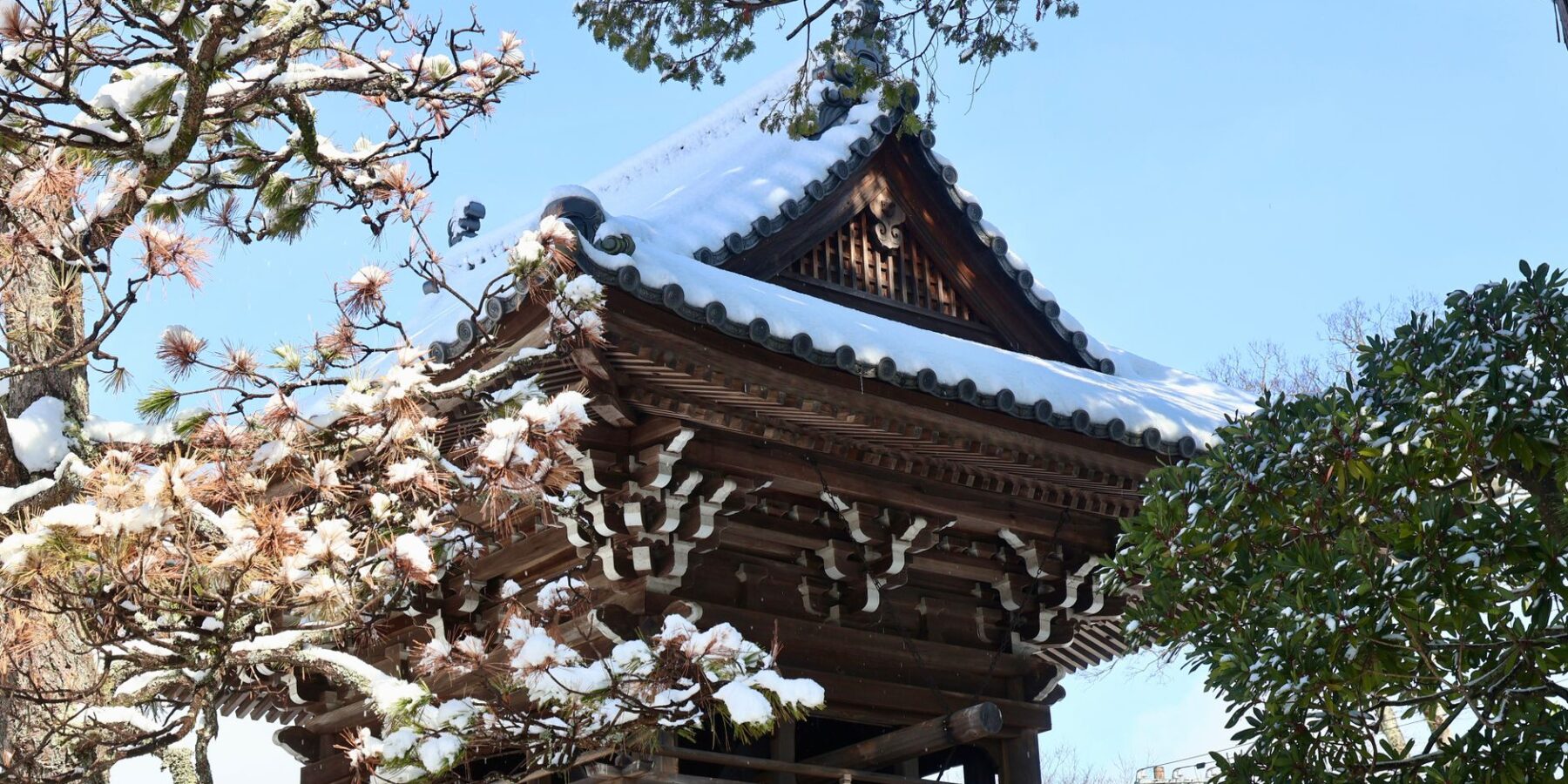 A Japanese temple under heavy winter snow
