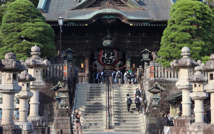 Stone approach and main gate of Naritasan Shinshoji Temple, Chiba
