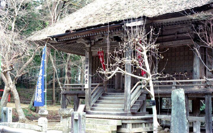 A thatched-roof temple hall in Hiraizumi, Iwate