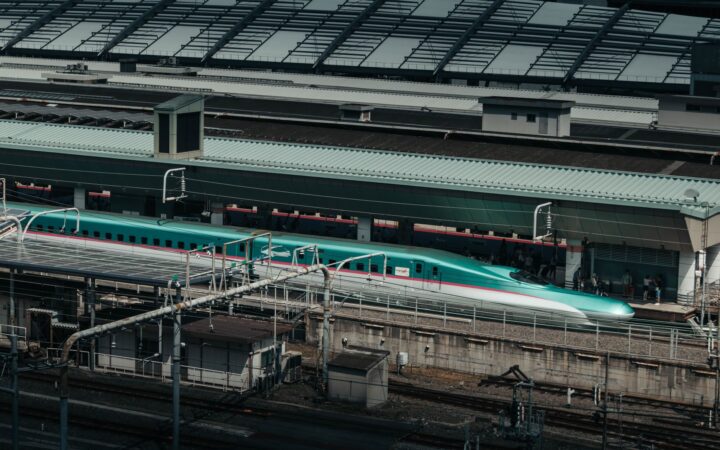 E5 series Tohoku Shinkansen at Tokyo Station, Japan